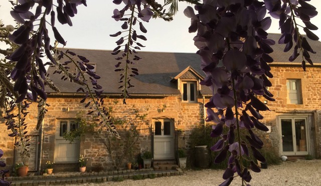 Luxury 3 bed, 2 bathroom Boutique style Gite with secluded sunny garden