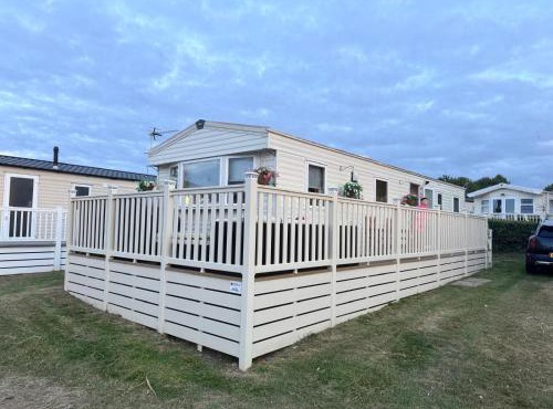 Luxury 3-Bed Caravan at Haven Holiday Park, All-Hallows