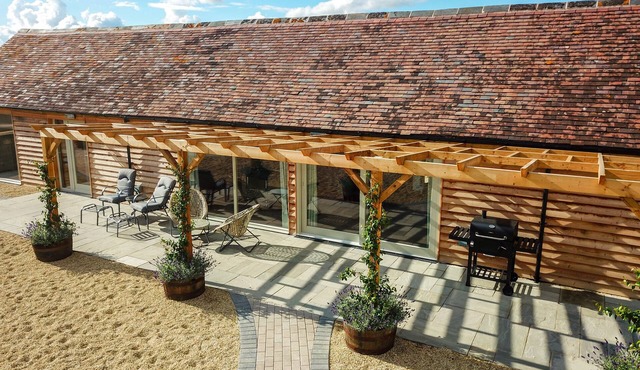 Luxury 3-Bed Cotswolds Barn for Families & Friends
