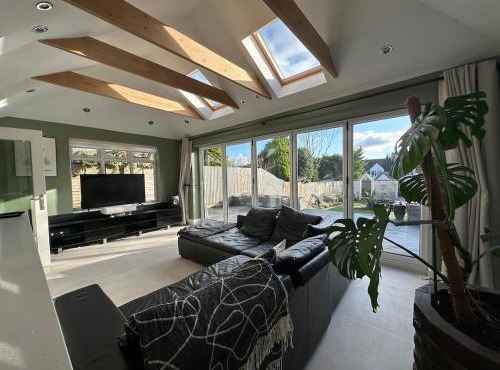 Luxury 3 bed cottage with Sauna, Chobham, sleeps 6