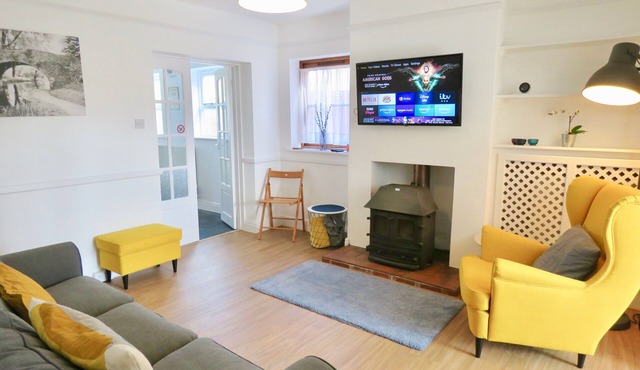 Luxury 3-bed Edwardian Town House in the Cotswolds - VERIFIED KEY WORKERS ONLY