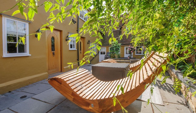 Luxury 3 Bed Manor House Hot Tub Cinema Room Skytv