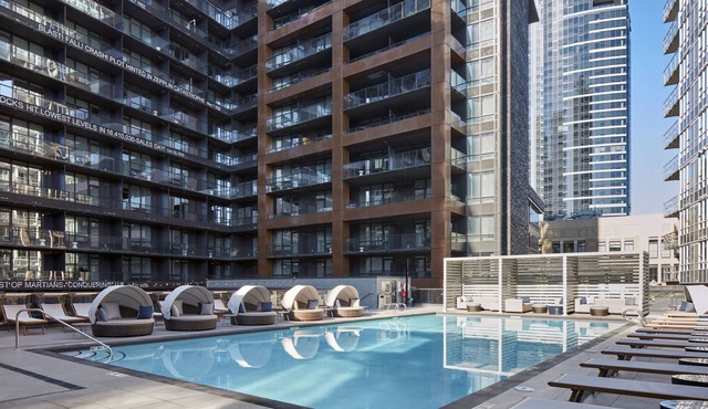 Luxury 3-Bed Suite with Stunning Views, Pool Access, and Top Seattle Amenities