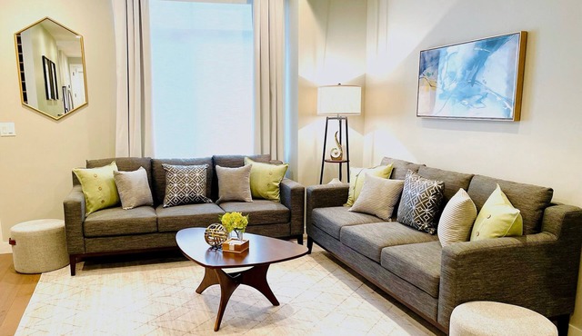 Luxury 3-Bed Townhome (82" TV, Free EV Charging)
