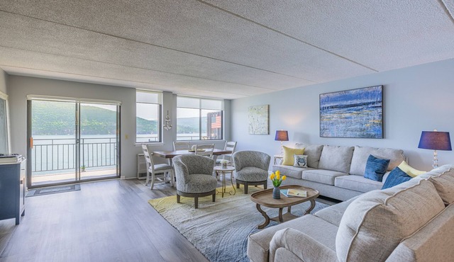 Luxury 3 bedroom 1.5 bath Condo on Magnificent Canandaigua Lake. Sleeps 6.
