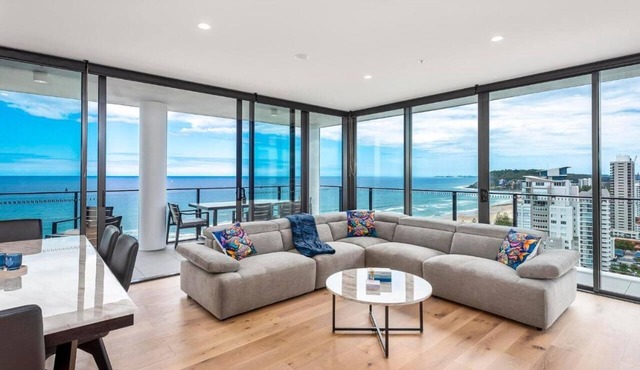 Luxury 3 Bedroom Ocean View Apartment