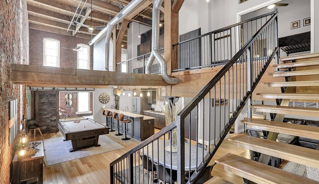 Luxury 3 Bedroom Downtown Penthouse Loft