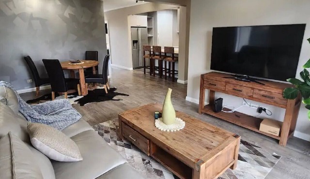 Luxury 3 bedroom home near Spirit of Tasmania