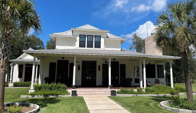 Luxury 3 bedroom house-25 mins from Austin-Bergstrom International Airport