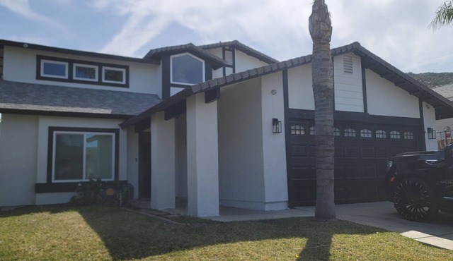 Luxury 3-bedroom house in beautiful Fontana with WiFi, AC. Enjoy your stay