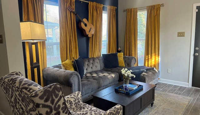 Luxury 3-Bedroom House Near Midtown/Downtown