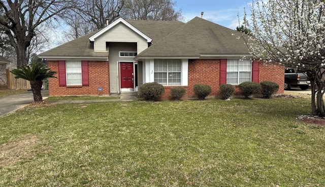 Luxury 3-Bedroom Retreat Near Shoppes at EastChase