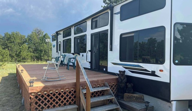 Luxury 3 Bedroom RV with full kitchen in Union - Wooded Campsite