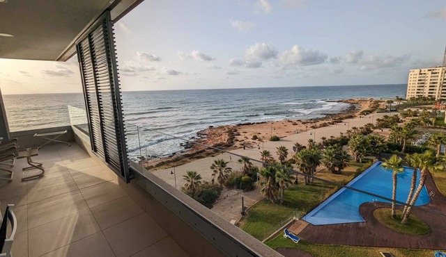 Luxury 3-Bedroom Seafront Apartment with Terraces and Stunning Sea Views