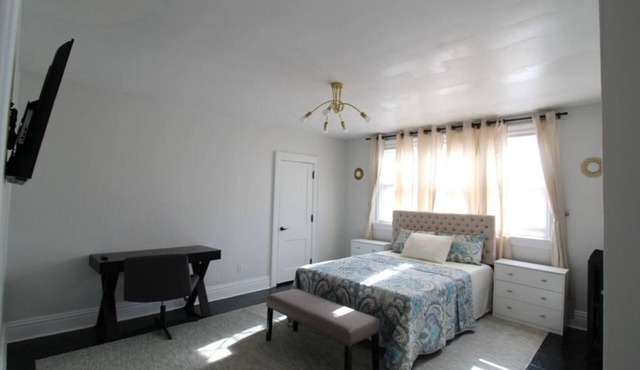 Luxury 3-bedroom suite in Scranton-Hill Section with WiFi + Cable
