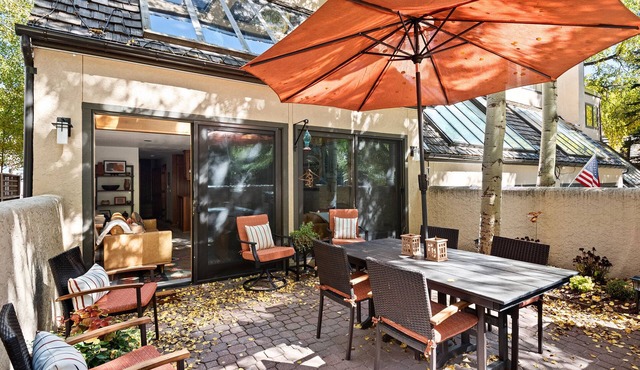 Luxury 3 Bedroom Townhome in Aspen's West End. Walk to everything!