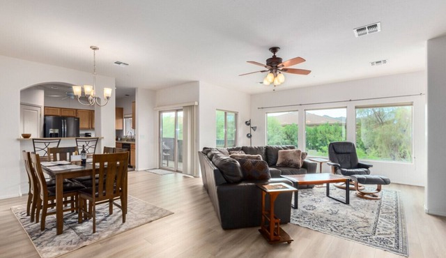 Luxury 3 Bedroom + Office/Den Condo Fountain Hills