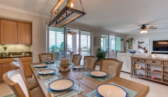 Luxury 3 BR Remodeled! Ocean View PoolSpa, MarinaBikes Boat Slip Tennis/Pickle