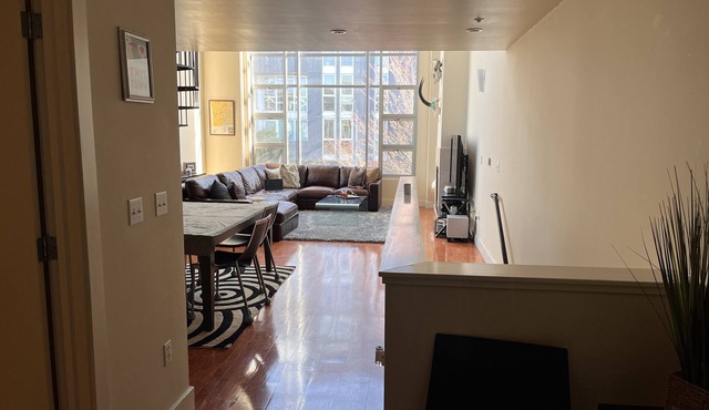 Luxury 3 story apartment living in the heart of San Francisco