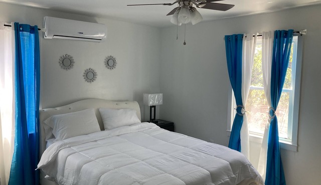 Luxury 3bed 1bath with free parking. Close to Philadelphia airport