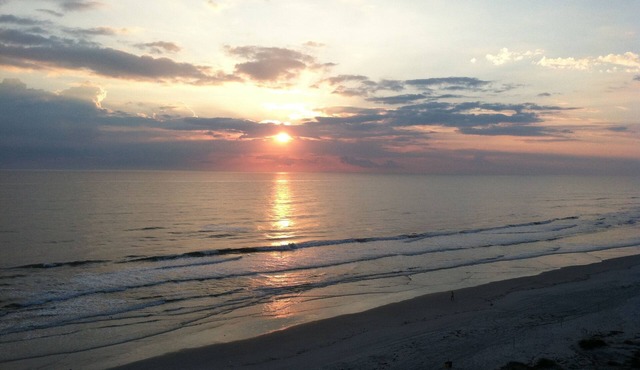 Luxury 3bed 3bath. Direct Oceanfront. 2 balconies. Walk to Flagler.