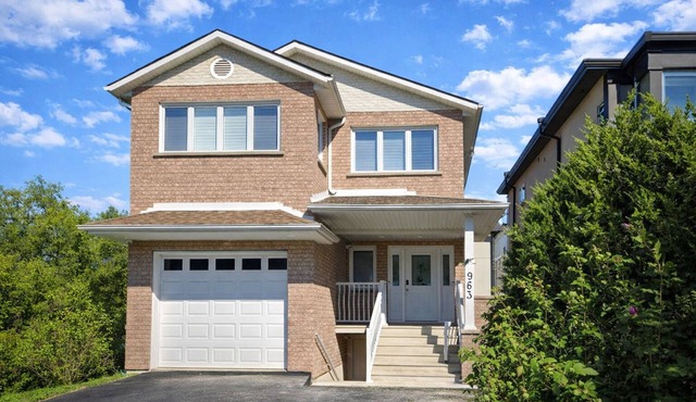 Luxury 3BR 3BA Family Home, Walk to Lake, Toronto