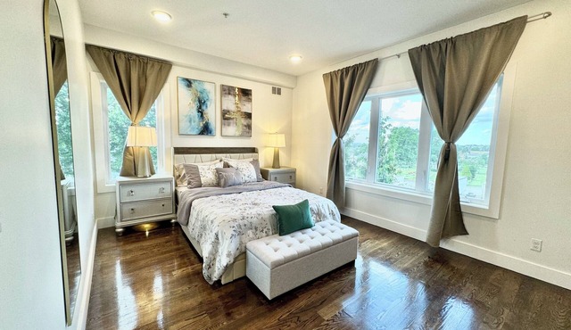 Luxury 3BR Condo 15 Min from New York Free Parking