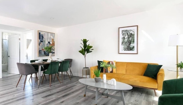 Luxury 3BR Condo Near Americana and Galleria