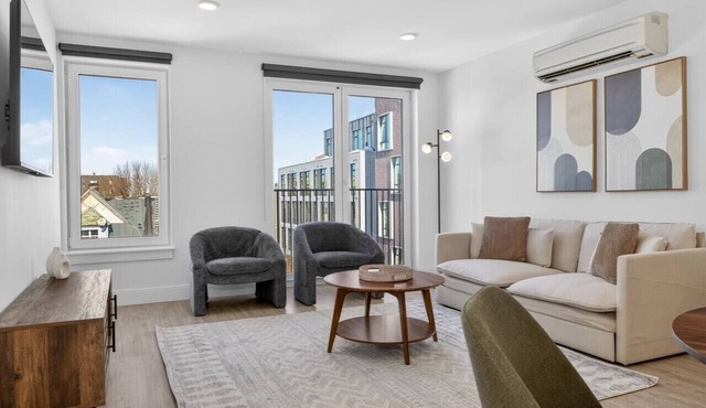 Luxury 3BR | Free Parking | Harvard/BU | ROKU TV