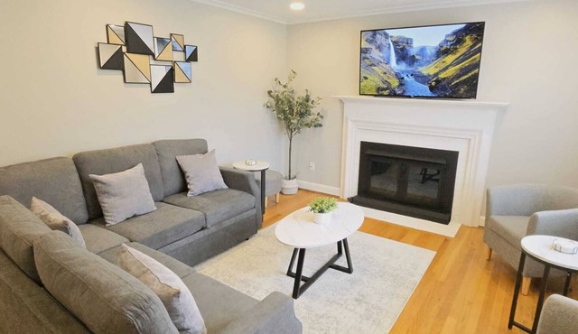 Luxury 3BR home in prime location in West Hartford