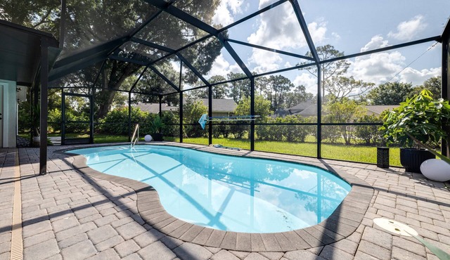 Luxury 3BR Home w/Pool, Bikes Lanai & Fire Pit in Golf & Tennis Community - One Month Minimum Stay