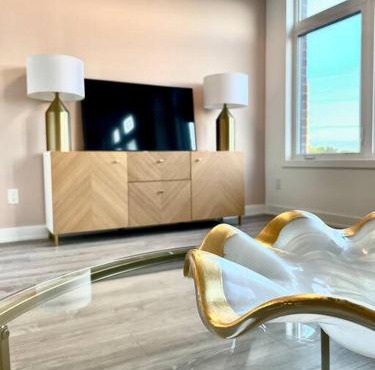Luxury 3BR home with free parking, full kitchen in Stouffville Markham