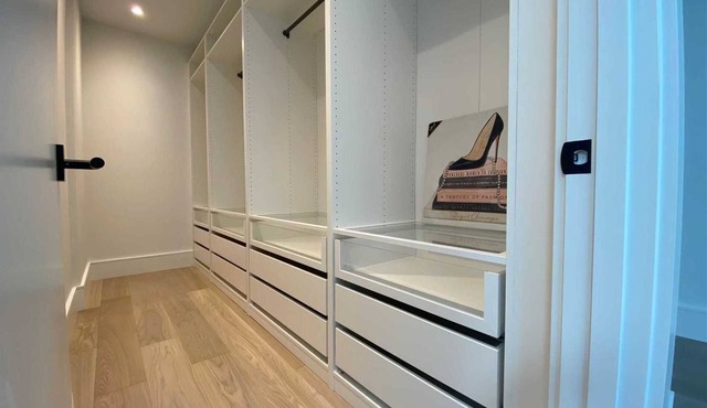 Luxury 3BR Home with Gym, 5 Baths, Parking Near Stadium
