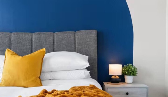 Luxury 3BR in Belmont with Private Garage + Sleep 6