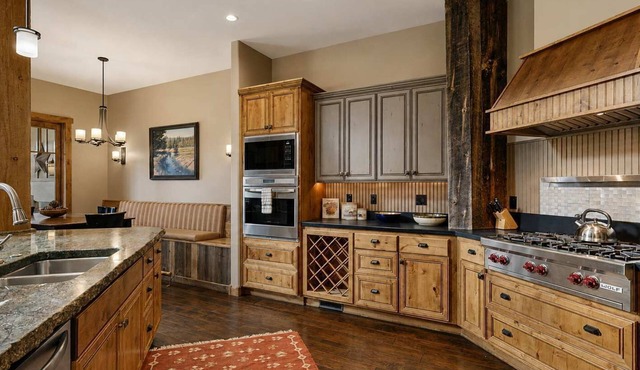 Luxury 3BR McCall Home | Outdoor Kitchen & River