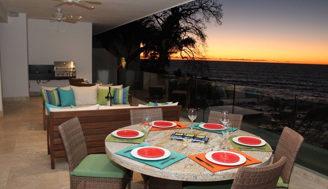 Luxury 3BR Oceanfront Condo With 5min. Walk To Old Town & Amazing Rooftop Oasis!
