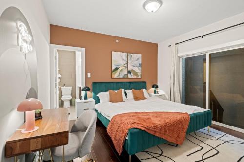 Luxury 3BR Rooftop Apartment Walk to MET and Metro