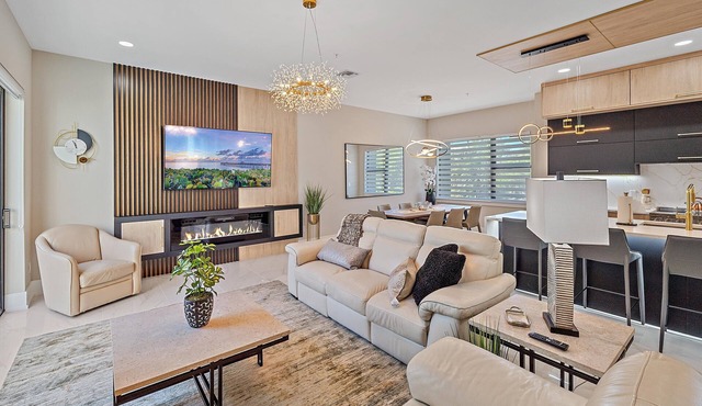 Luxury 3BR Townhouse w/Elevator & Rooftop | Walk to Downtown