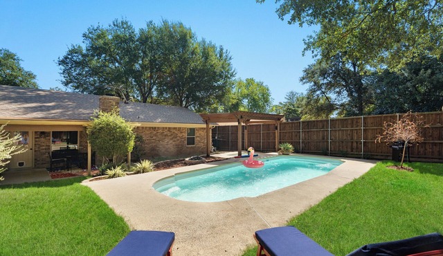 Luxury 3BR, DFW Pool Home, Game Room, Sleeps 7, AT&T Stadium, World Cup Dallas