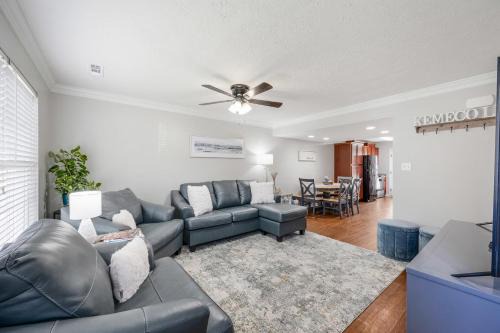 Luxury 3BR3BA 2 King Beds Fast WiFi Free Parking 5 Min to Liberty University & LYH Airport 10 min to Downtown Perfect for Families, Weddings & Business Travel