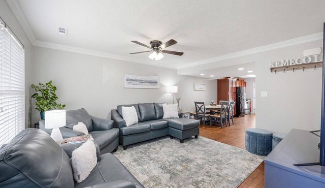 Luxury 3BR3BA 5mins-Liberty U. 9mins from Downtown Soft beds Fast WiFi & Patio