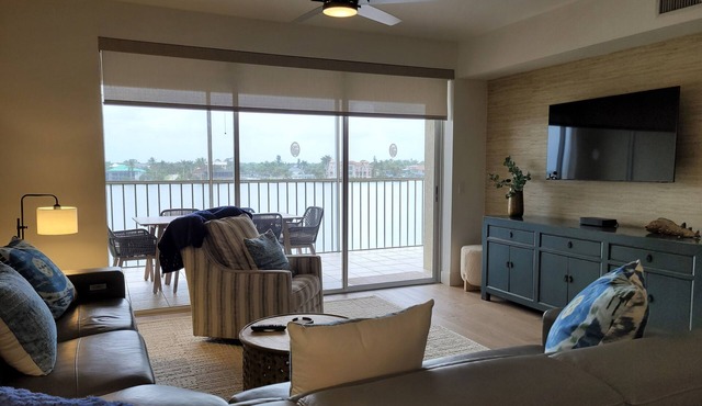 Luxury 3rd Floor Coastal Condo On Bay, Direct Gulf & Beach Views! Steps To Beach