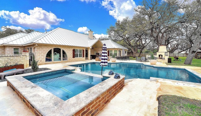 Luxury 4/3.5 estate with WOW backyard in the heart of Hondo TX- hunting country!