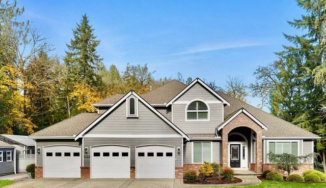 Luxury 4,300 Sq Ft Retreat w/Hot Tub & Game Room