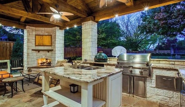 Luxury 4,300 SqFt Home Sleeps 12 Outdoor Kitchen & Patio with Large Pool