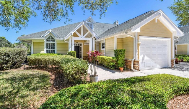 Luxury-4/4 w/BBQ-pool-hot tub - close to beaches & historic district