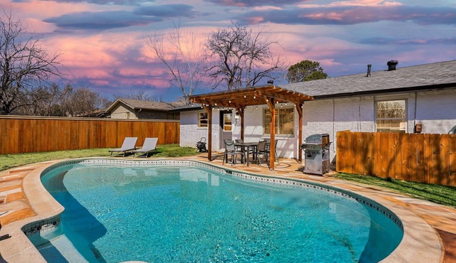 Luxury 4 BD Home Getaway w/Pool & Sleeps 10
