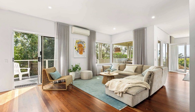 Luxury 4 BDR beach home with sea views - sleeps 12