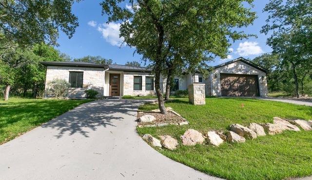 Luxury 4 Bed 3 Bath Texas Hill County Horseshoe Bay ZERO cleaning fee!