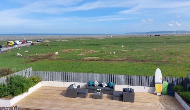 Luxury 4 bed beachside home with coastal views